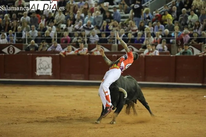Foto 56 - El salmantino V&iacute;ctor Revesado, campe&oacute;n del concurso de recortes de La Glorieta