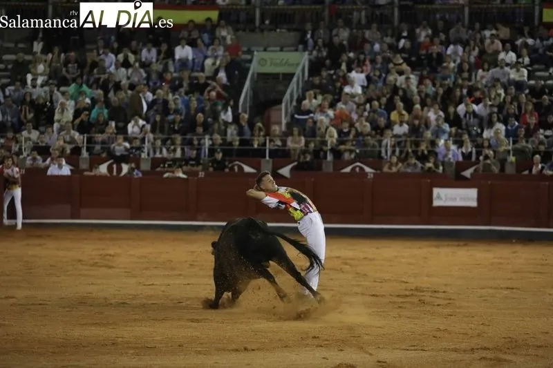Foto 58 - El salmantino V&iacute;ctor Revesado, campe&oacute;n del concurso de recortes de La Glorieta