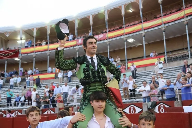 Foto 4 - Un rotundo Perera y 'Madrile&ntilde;o' ponen cara la feria