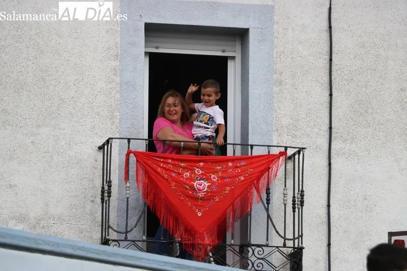 Entretenido segundo encierro de las fiestas de Villares de Yeltes / CORRAL