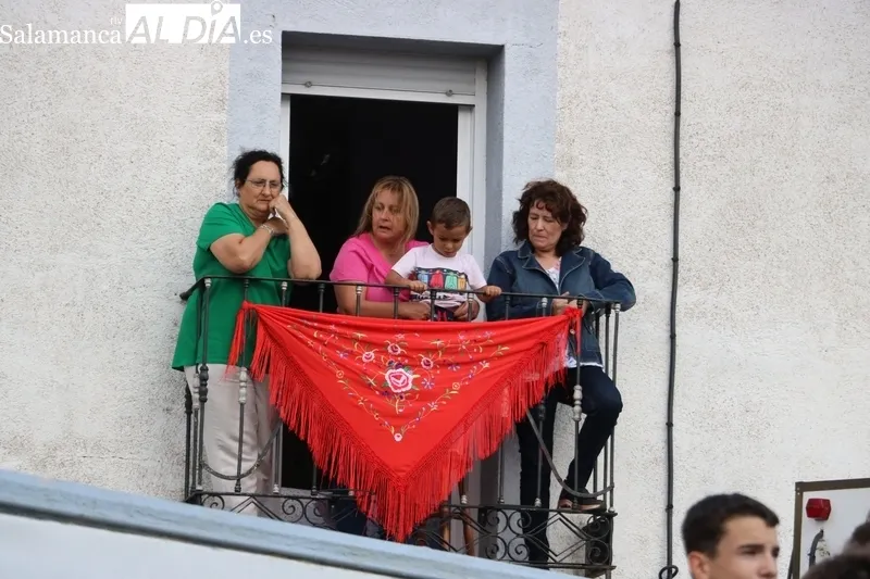 Entretenido segundo encierro de las fiestas de Villares de Yeltes / CORRAL