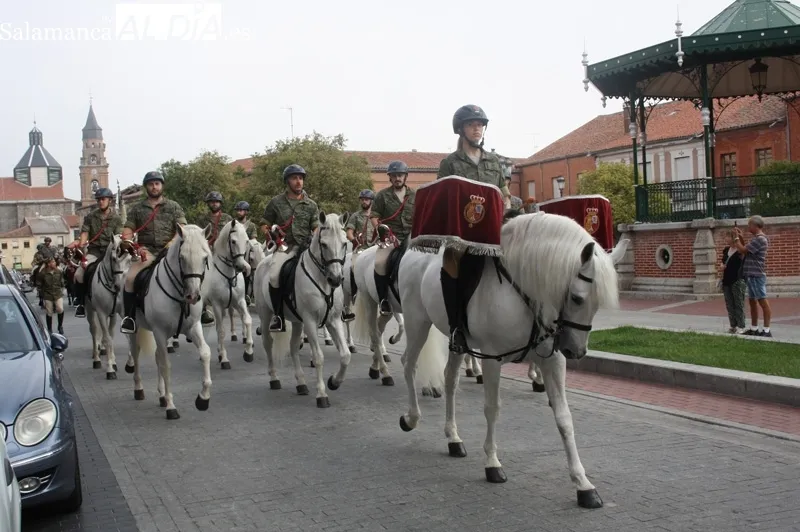 Foto 7 - Multitudinaria bienvenida a la Guardia Real en Pe&ntilde;aranda
