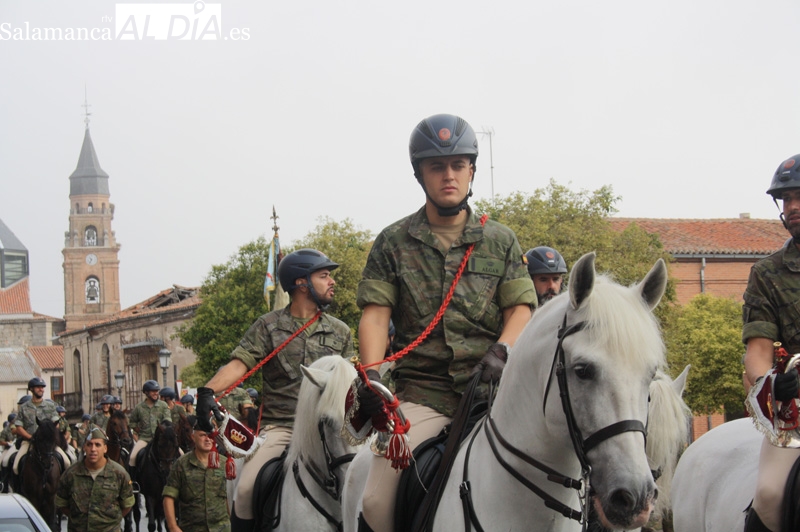 Foto 6 - Multitudinaria bienvenida a la Guardia Real en Peñaranda