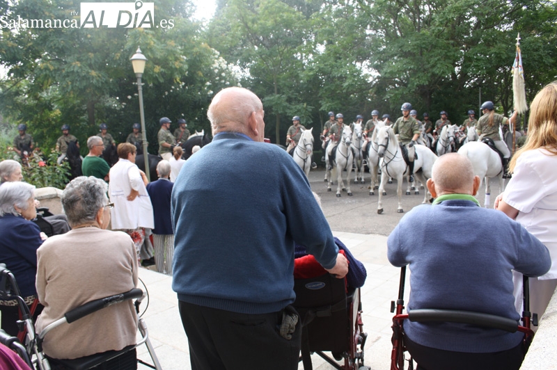 Foto 3 - Multitudinaria bienvenida a la Guardia Real en Peñaranda
