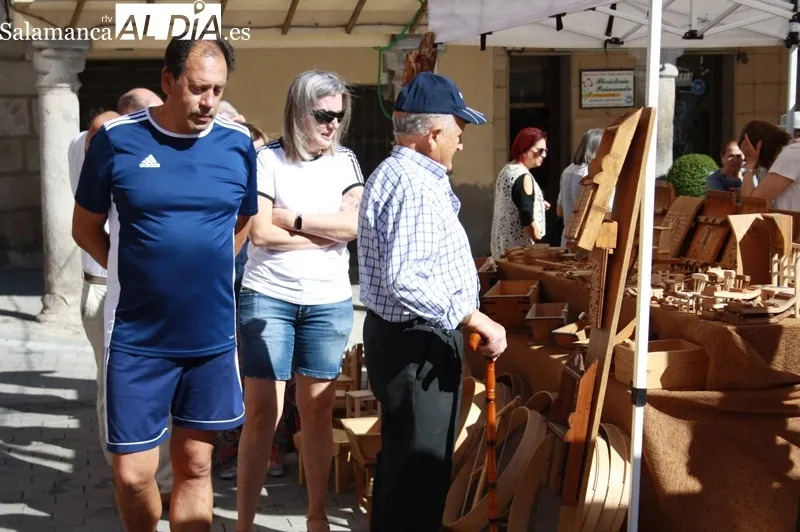Las plazas de España y Constitución acogen la I Feria Agroalimentaria, Ecológica, Artesana y de proximidad