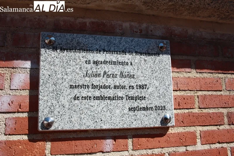 Peñaranda realizaba un reconocimiento al autor del Templete, Julián Pérez Núñez