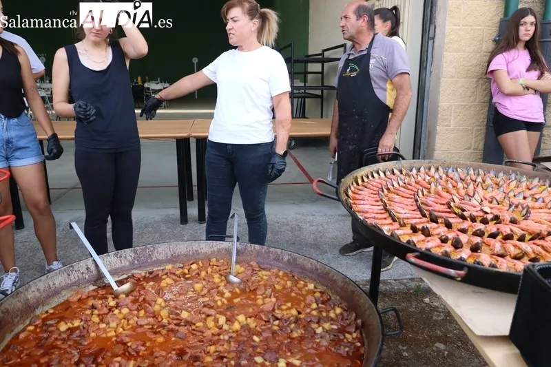 Comida de hermandad fin de fiestas en Villaseco de los Reyes / CORRAL