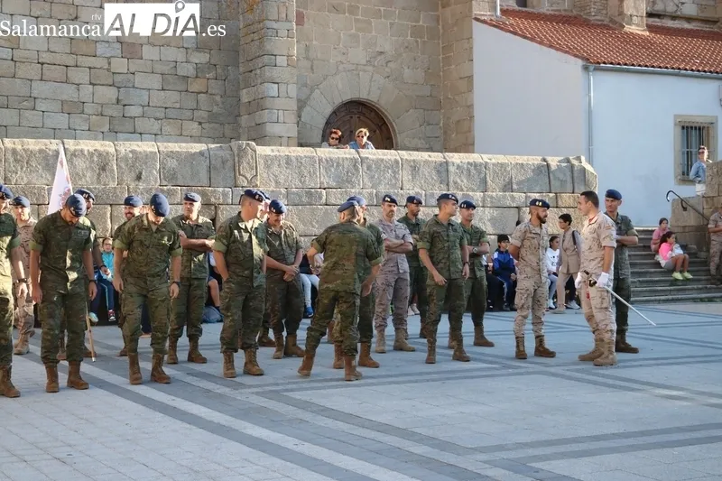 Ejercicios de la Guardia Real en Vitigudino / CORRAL Y SÁNCHEZ 