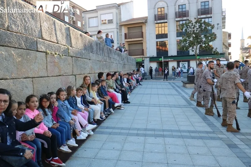 Ejercicios de la Guardia Real en Vitigudino / CORRAL Y SÁNCHEZ 