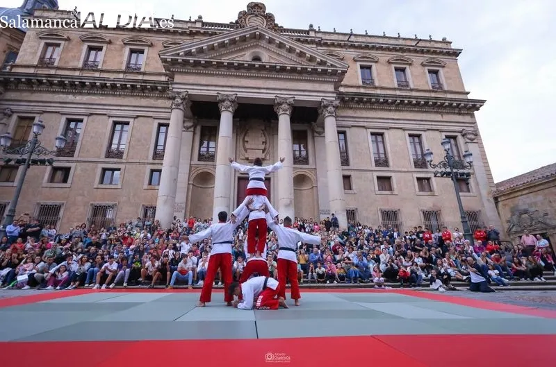 Exhibición del Club Doryoku en la plaza de Anaya