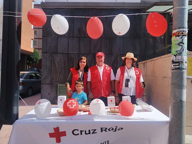 Foto 6 - Cruz Roja recauda en Béjar más de 1300 euros en el Día de la Banderita