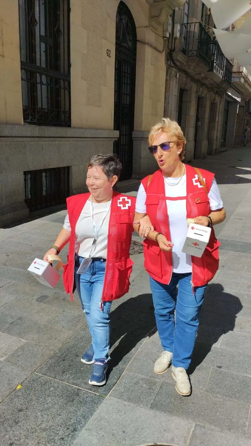 Foto 2 - Cruz Roja recauda en B&eacute;jar m&aacute;s de 1300 euros en el D&iacute;a de la Banderita