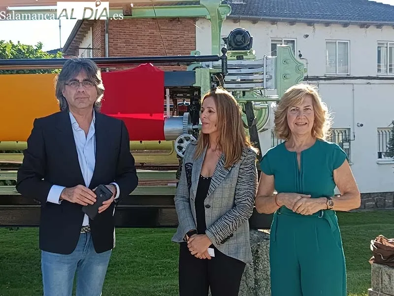Foto 6 - El telar textil que da la bienvenida a B&eacute;jar vuelve al color