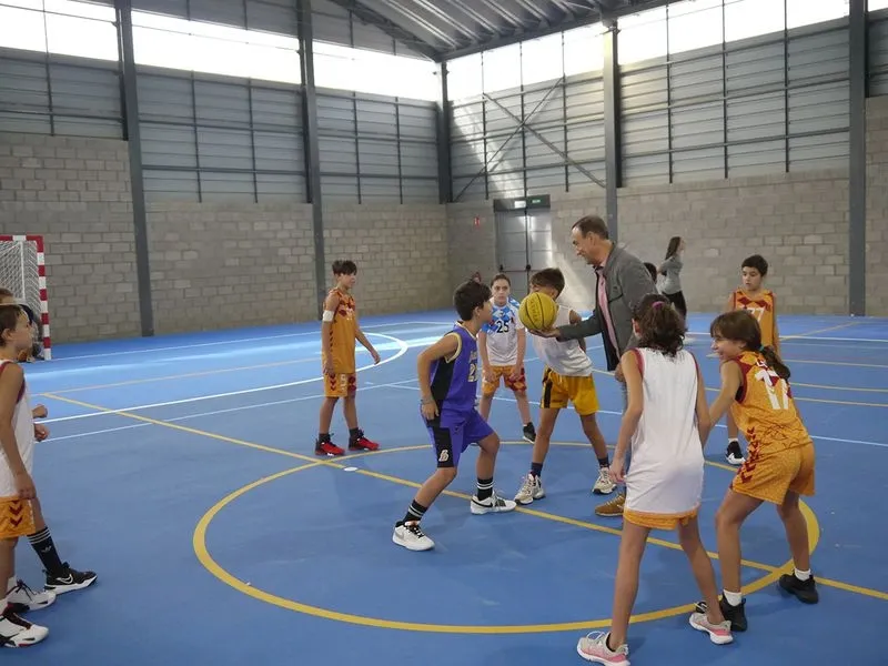 Foto 8 - Inaugurada la nueva pista multideporte de Carbajosa de la Sagrada
