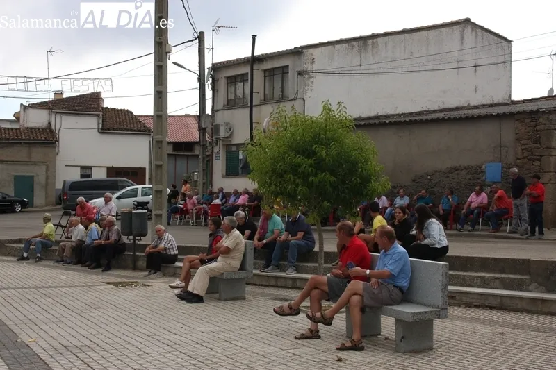 Encinasola continuaba este sábado las fiestas con un partido de pelota y un campeonato de 'cornhole'  / SILVESTRE