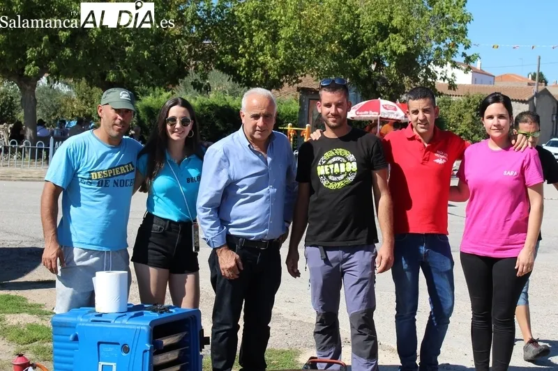 En Valderrodrigo reponen fuerzas en sus fiestas de las Madrinas con 450 raciones de paella / SILVESTRE