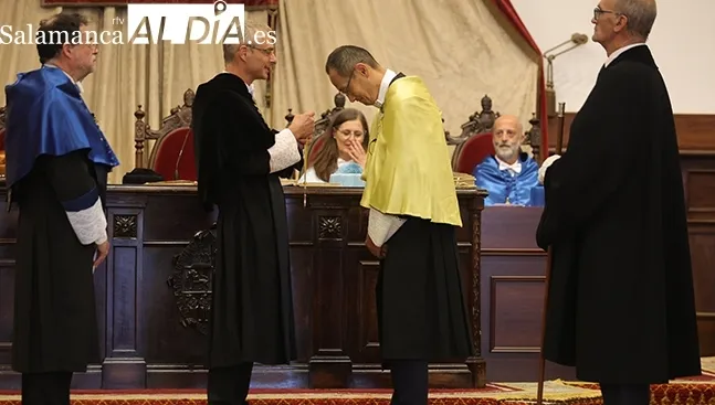 El médico japonés y Premio Nobel en Fisiología y Medicina, Shinya Yamanaka, era investido doctor honoris causa por la Universidad de Salamanca en el Paraninfo. Foto USAL