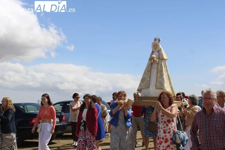 Foto 8 - Los fieles de la Virgen de Otero disfrutan de su gran d&iacute;a&nbsp;