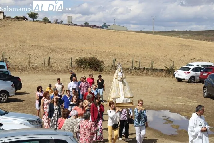 Foto 6 - Los fieles de la Virgen de Otero disfrutan de su gran d&iacute;a&nbsp;