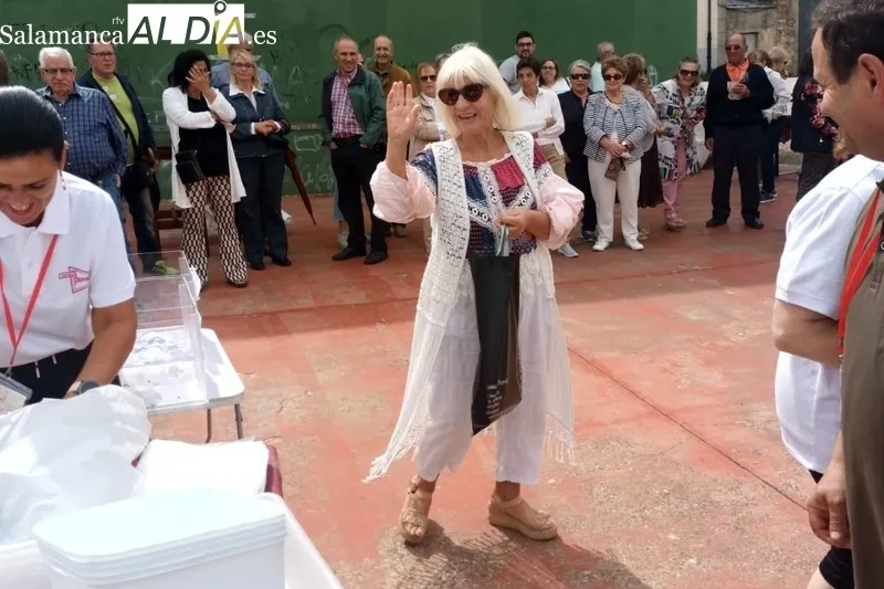 Jamones Pepiño regala un día de fiesta a los vecinos de Bañobárez con una matanza tradicional 