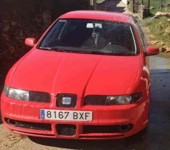 Foto 2 - Roban un coche de madrugada en Ciudad Rodrigo mientras aparece quemado otro