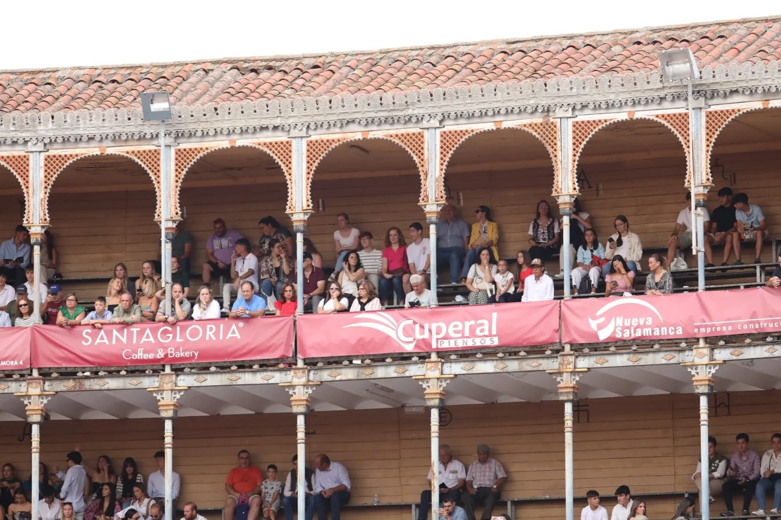 Foto 25 - Sergio Gal&aacute;n abre por primera vez en esta Feria la Puerta Grande de La Glorieta