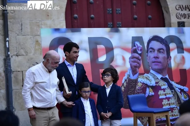 Foto 12 - Salamanca rinde homenaje a L&oacute;pez Chaves: "Aqu&iacute; empez&oacute; todo y aqu&iacute; acabar&aacute;"&nbsp;