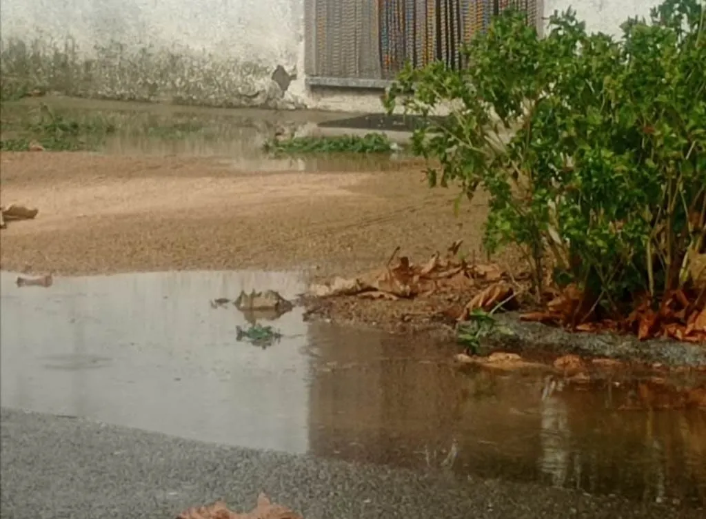 Foto 2 - Vecinos de &Aacute;gueda denuncian encharcamientos cuando llueve tras una reforma del Ayuntamiento