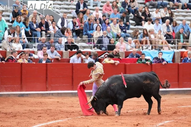 Foto 14 - Arrollador Ismael Mart&iacute;n en su debut en La Glorieta