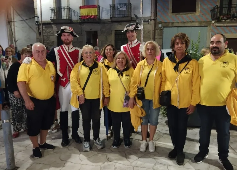 Arriado de bandera por la Guardia Real en Barruecopardo
