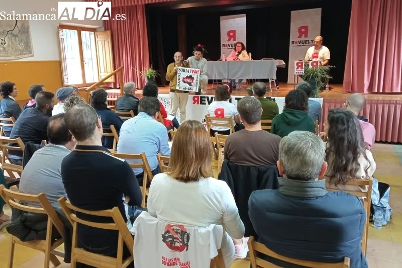 Representantes de distintas plataformas en la V Asamblea General de la Revuelta España vaciada celebrada en Sotillo del Rincón (Soria)
