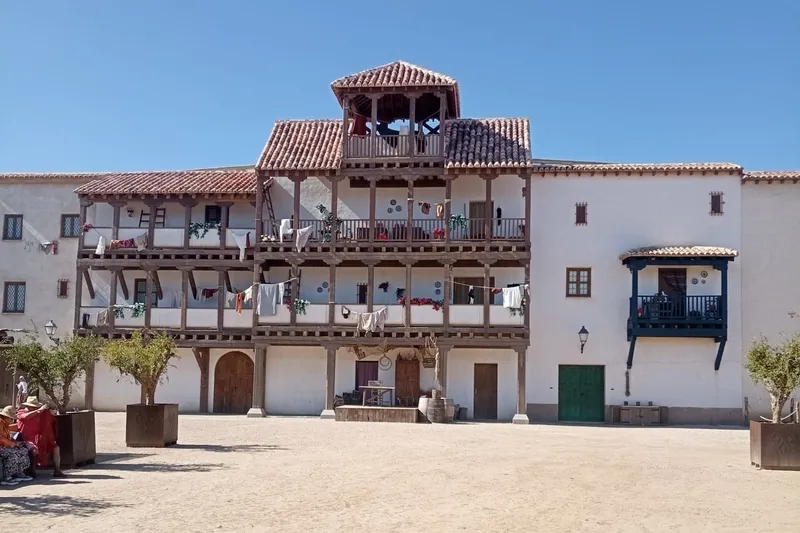 Foto 4 - En grupo de vecinos de Cip&eacute;rez realiza una excursi&oacute;n a Toledo para asistir al &lsquo;Puy du Fou&rsquo; 
