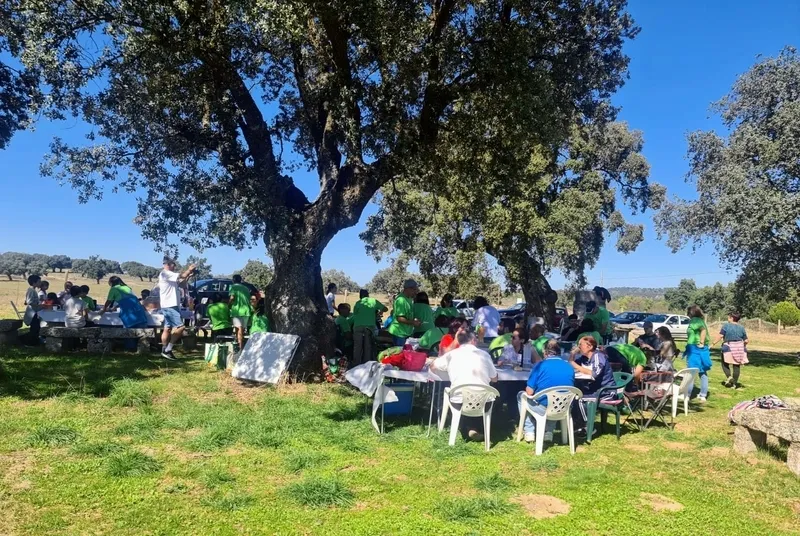Encuentro anual de la Asociación de Vecinos de Majuges en Villavieja y Pedro Álvaro