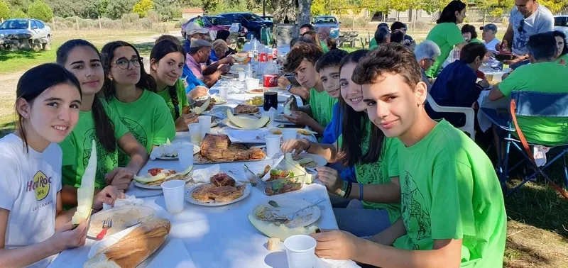 Encuentro anual de la Asociación de Vecinos de Majuges en Villavieja y Pedro Álvaro