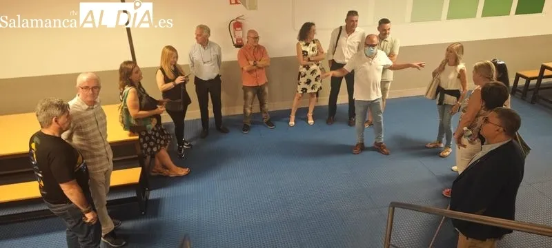 Foto 5 - La primera promoci&oacute;n de Periodismo de la UPSA visita su Facultad