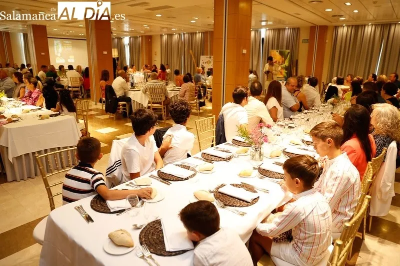 V Comida Solidaria contra el cáncer infantil de Pyfano. Fotos: David Sañudo