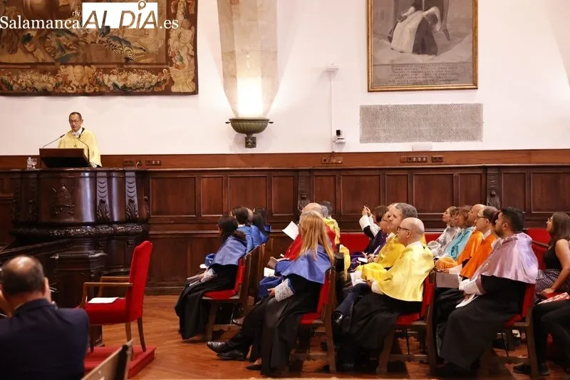 El médico japonés y Premio Nobel en Fisiología y Medicina, Shinya Yamanaka, era investido doctor honoris causa por la Universidad de Salamanca en el Paraninfo. Foto de David Sañudo
