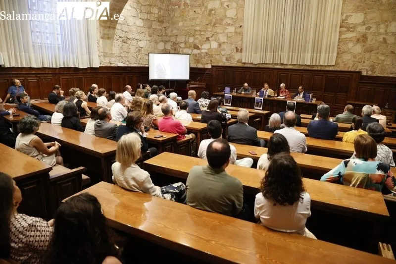 Presentación del libro-homenaje al profesor Gómez Asencio en el Aula Unamuno. Foto de David Sañudo