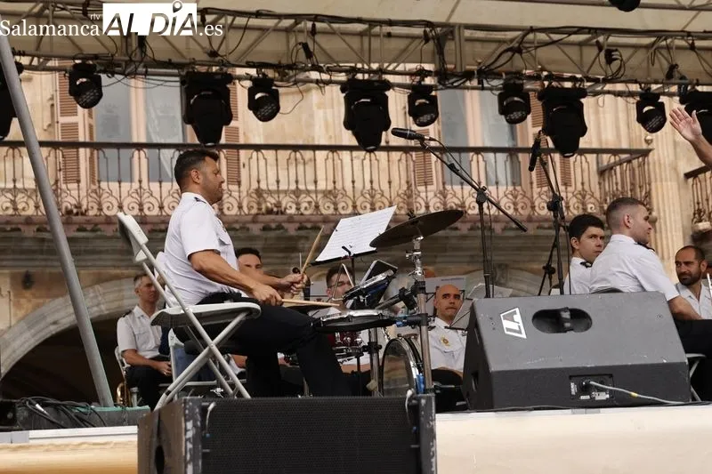 Concierto en la Plaza Mayor de la Banda de Música de la Policía Nacional. Foto de David Sañudo