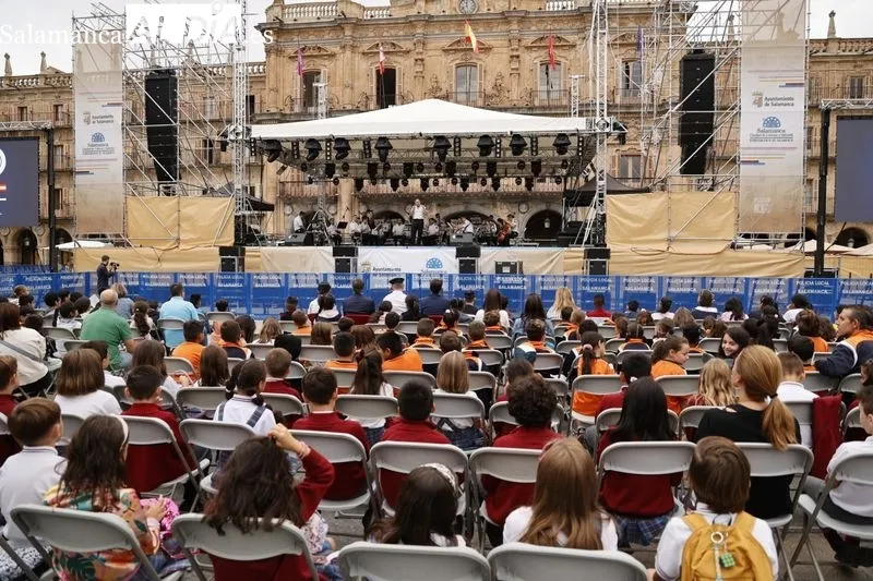 Concierto en la Plaza Mayor de la Banda de Música de la Policía Nacional. Foto de David Sañudo