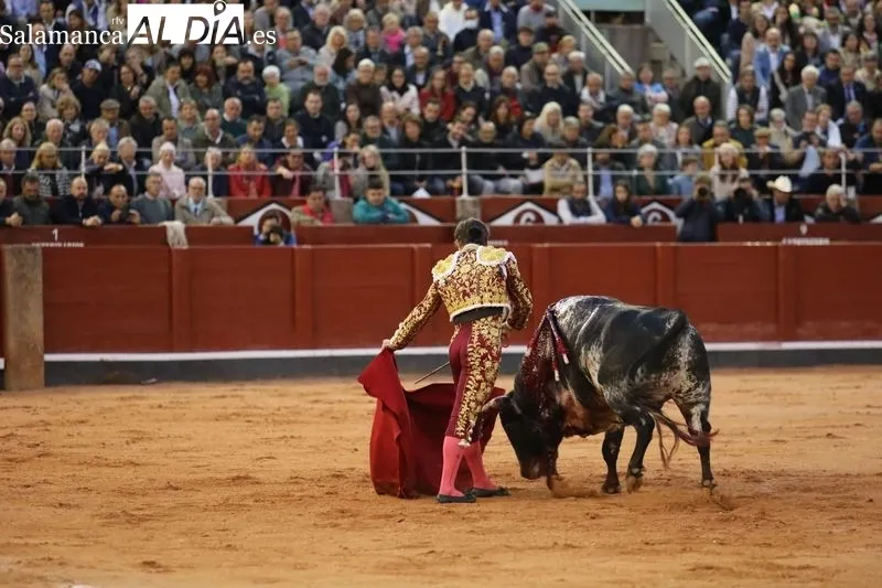 El Juli, en su último toro. Fotos: Miguel Hernández