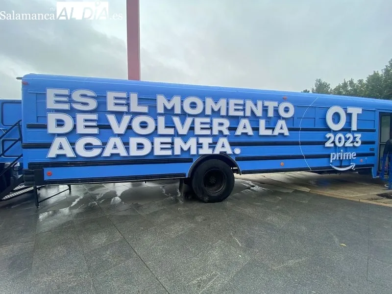 Autobus de Operación Triunfo en el Campus Unamuno. Foto Vanesa Martins