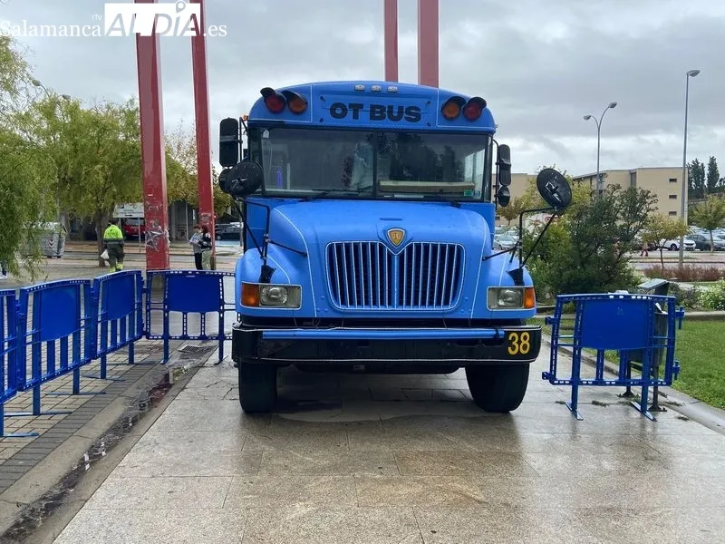Autobus de Operación Triunfo en el Campus Unamuno. Foto Vanesa Martins