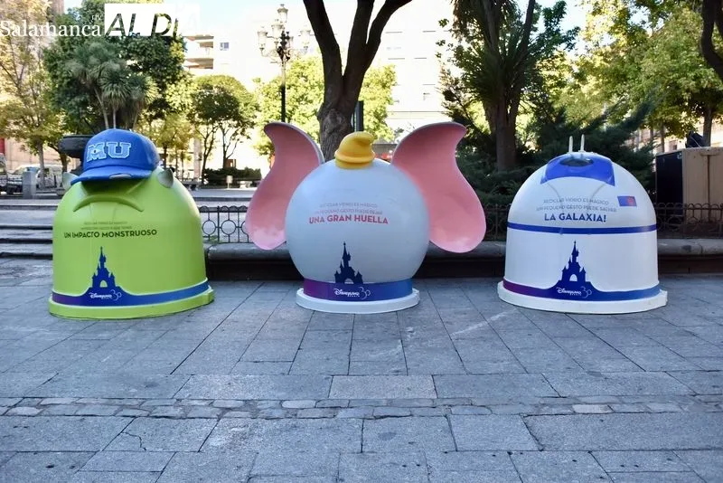 Presentación en la plaza de los Bandos de la campaña ‘Reciclar vidrio es mágico’