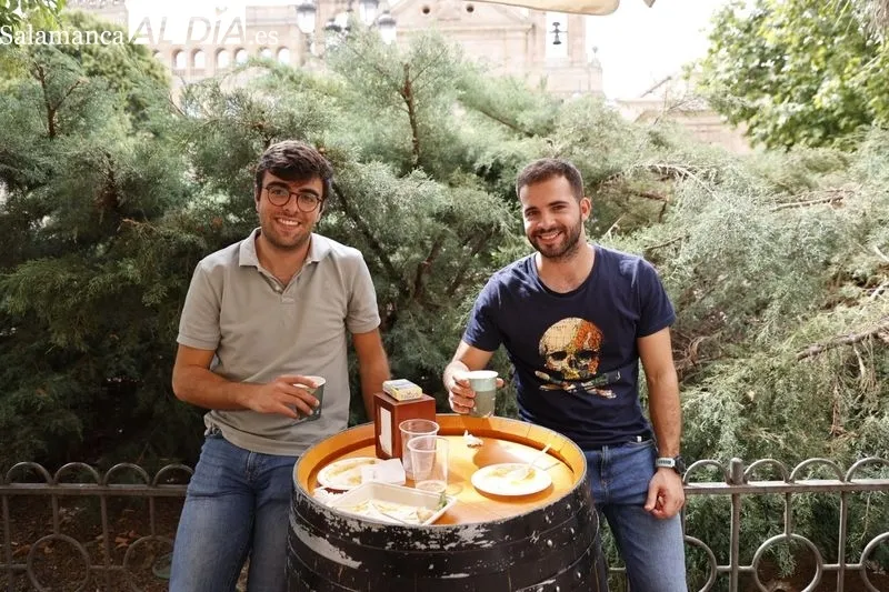 Buen ambiente en las casetas de Los Bandos y Rector Lucena. Foto de David Sañudo