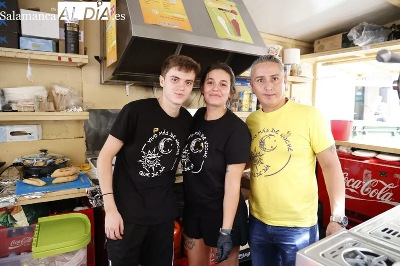 Buen ambiente en las casetas de Los Bandos y Rector Lucena. Foto de David Sañudo
