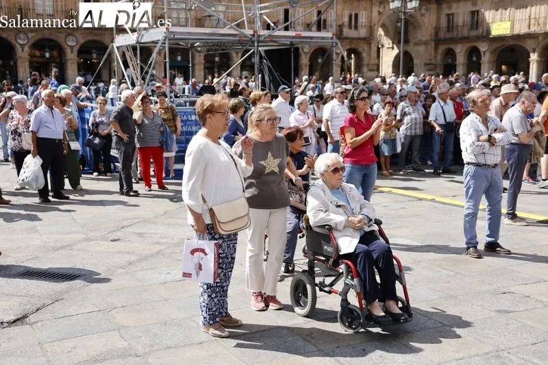 Concierto de coplas ofrecido en la Plaza Mayor por la Banda Municipal de Música. Foto de David Sañudo