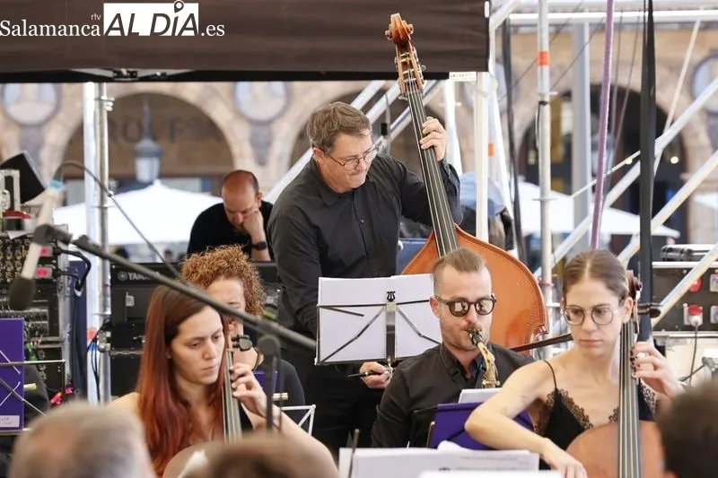 Recital de la Banda Municipal de Música en la Plaza Mayor. Foto de David Sañudo