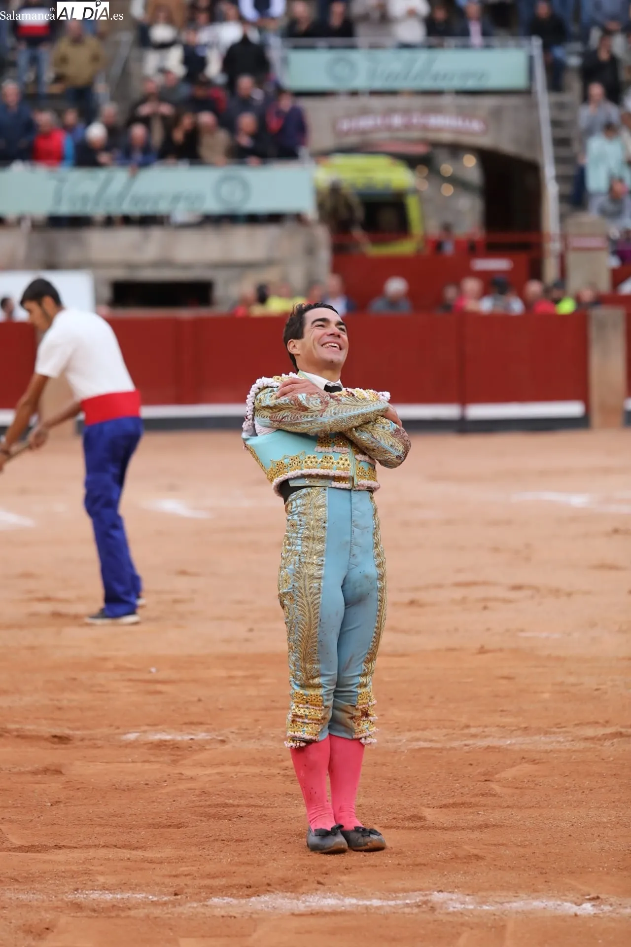 López Chaves en su último toro. Fotos: Miguel Hernández