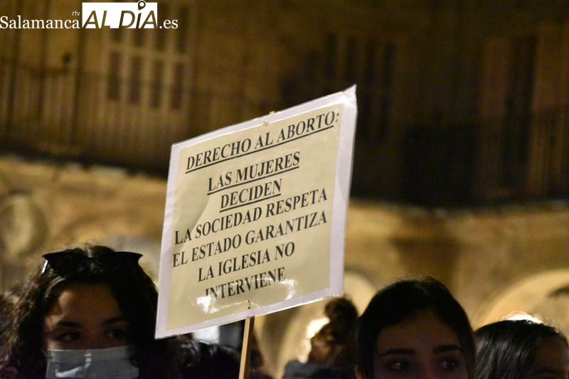 Foto de archivo de una manifestación feminista anterior en la Plaza Mayor de Salamanca